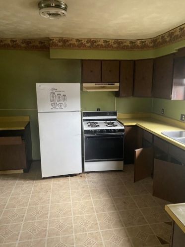 1025 Kenneth Ave, New Kensington PA  15068-5627 exterior