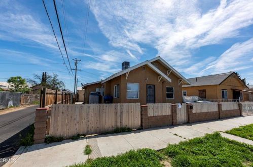 509 King St, Bakersfield, CA 93305-5921