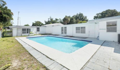 1307 Olive St, Lakeland FL  33815-4321 exterior