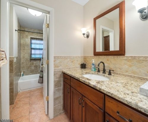 16 Dodd Ter, Verona NJ  07044-1718 exterior