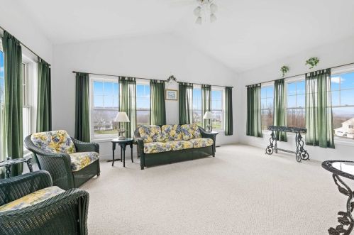 204 Roosevelt Dr, Poughquag NY  12570-5244 exterior