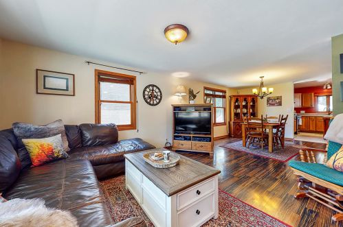 5124 17th Ave, Kenosha, WI 53140-3269