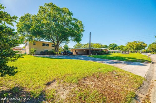 1520 Golfview Dr, Titusville, FL 32780-3838