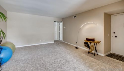 6878 Navajo Rd, San Diego, CA 92119-1514