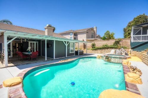 27903 Lassen St, Santa Clarita, CA 91384-3702