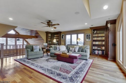 69 Fairway Ave, Verona NJ  07044-1010 exterior