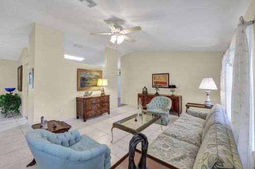 112 Sand Hill St, Marco Island, FL 34145-4615