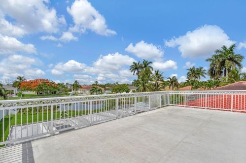 18856 23rd Pl, Hollywood FL  33029-5340 exterior