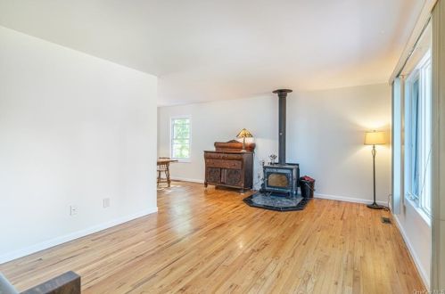 81 Wickham Dr, Warwick NY  10990-2126 exterior