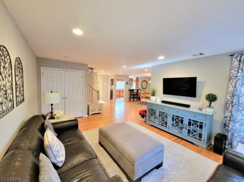 85 Long Hill Rd, Gillette NJ  07933-1410 exterior