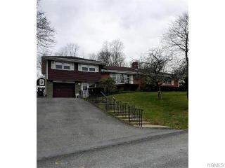 216 Edgewood Dr, Newburgh, NY 12550-1805