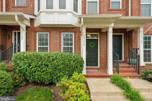 19179 Winmeade Dr, Leesburg VA  20176-6520 exterior