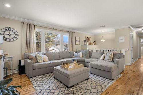 24 Redwood Dr, Bethel, CT 06801-3031