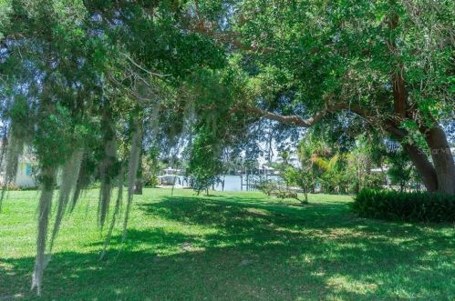 402 Lyons Bay Rd, Nokomis FL 34275-3017 exterior