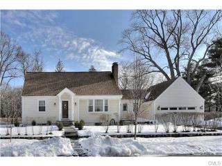 105 Holmes Ave, Tokeneke, CT 06820-3923