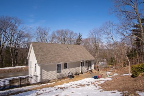 118 Newgate Rd, East Granby, CT 06026-9542