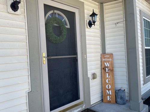 1518 Roxbury Way, Waukesha, WI 53186-3985