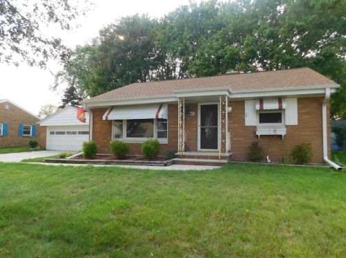 816 Gross Ct, Green Bay, WI 54304-2518