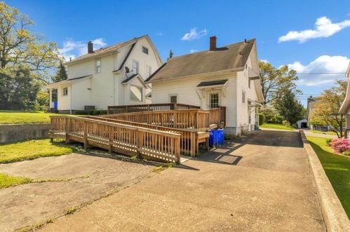 4 Garfield Ave, New Castle PA  16105-2536 exterior