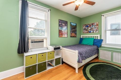 11 Sutton Pl, Crotonville NY  10562-4419 exterior