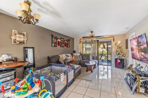 713 47th Ter, Cape Coral, FL 33914-6509