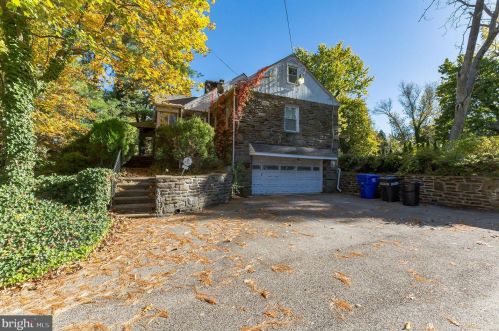 304 Township Line Rd, Melrose Park, PA 19027-2112