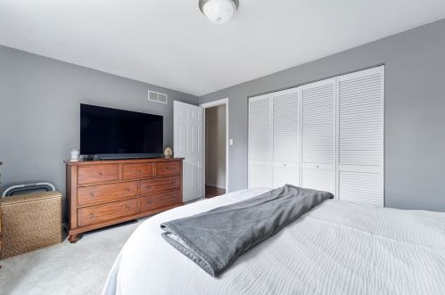 624 Walden Way, Imperial PA  15126-9684 exterior