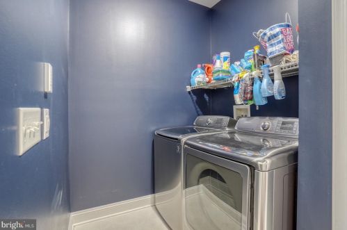 411 Mannering Dr, Dover DE  19901-5409 exterior