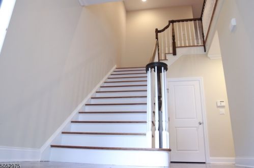 25 Ridge Rd, West Paterson, NJ 07424-2416