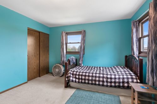 6822 Eastwood Trl, West Bend WI  53090-8912 exterior