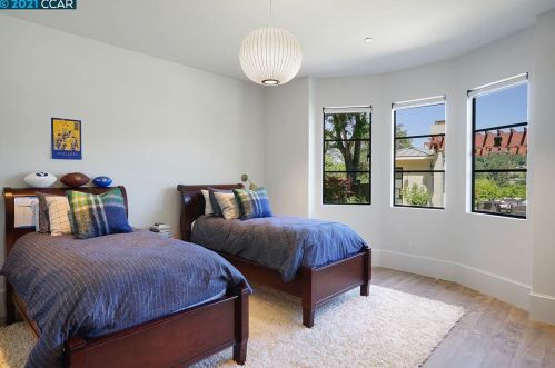 519 Miner Rd, Orinda CA  94563-1426 exterior
