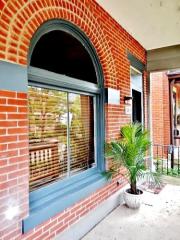 301 Sycamore St, Columbus, OH 43206-2241