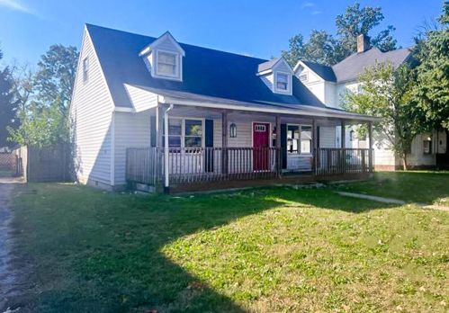 809 Washington Ave, Washington Ch, OH 43160-2053