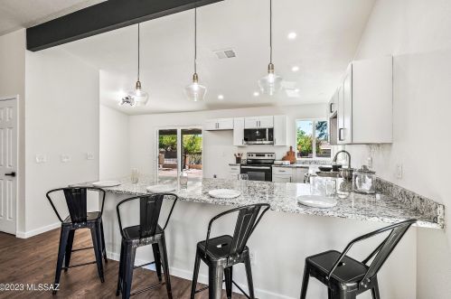 7081 Camino Triste, Tucson AZ  85746-7985 exterior