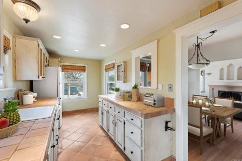 1204 Edgemont St, San Diego CA 92102-1740 exterior