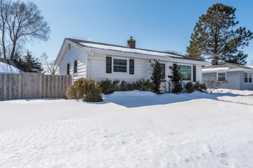 2405 82nd St, Kenosha WI  53143-6238 exterior