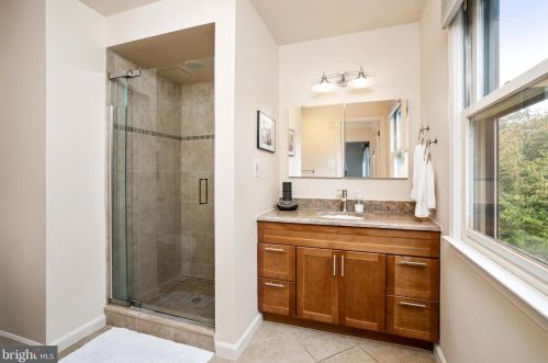 29 Winthrop Rd, Lawrence Township NJ  08648-1557 exterior