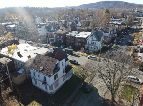 52 Liberty St, Newburgh NY  12550-4911 exterior