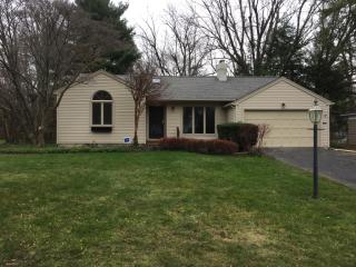 32 Stoneleigh Ct, Rochester, NY 14618-3626