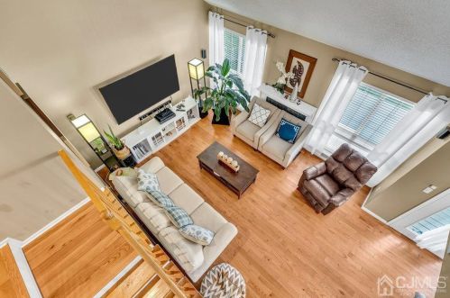 35 Carlisle Ct, Old Bridge NJ  08857-2777 exterior