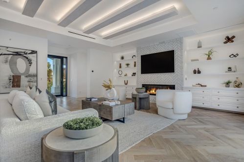 710 Cabrillo Ave, San Diego CA  92118-2030 exterior