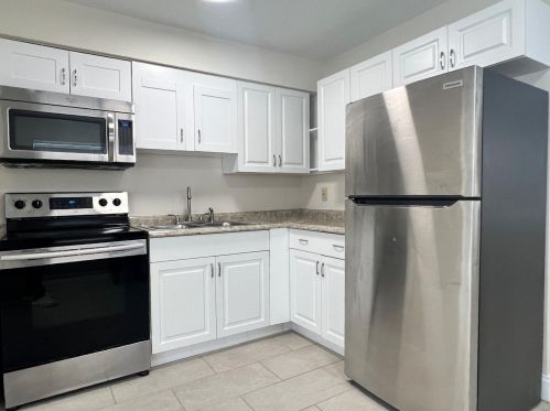 917 Avenue, West Palm Beach, FL 33404-6536