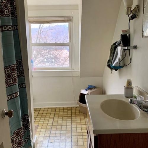 503 New Castle St, Zelienople PA  16063-2027 exterior