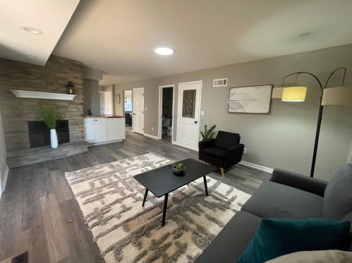 1115 Summit Dr, Waukesha WI  53186-5435 exterior