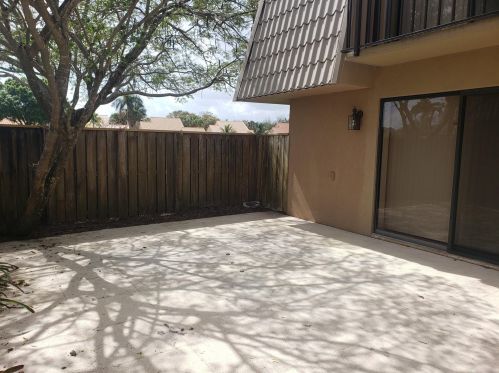 5609 56th Way, West Palm Beach, FL 33409-7105