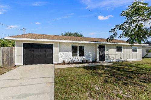 365 Marion Ave, Fort Pierce, FL 34983-1646