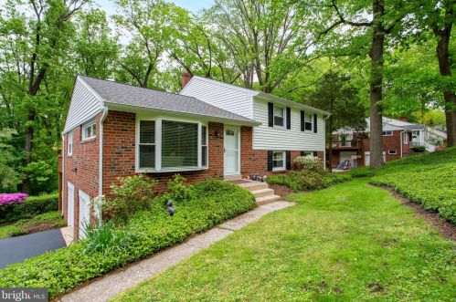 661 Forest Rd, Wayne, PA 19087-2323