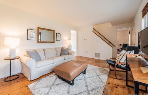 2 Katherine Rd, Lyme CT  06371-1620 exterior