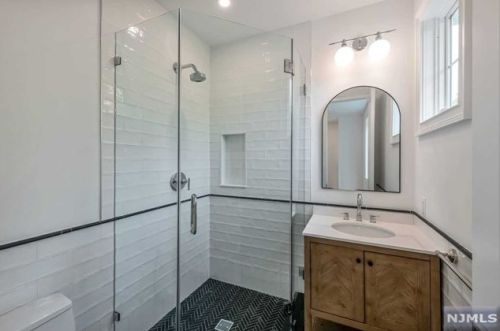 358 Northern Pkwy, Ridgewood NJ  07450-2621 exterior