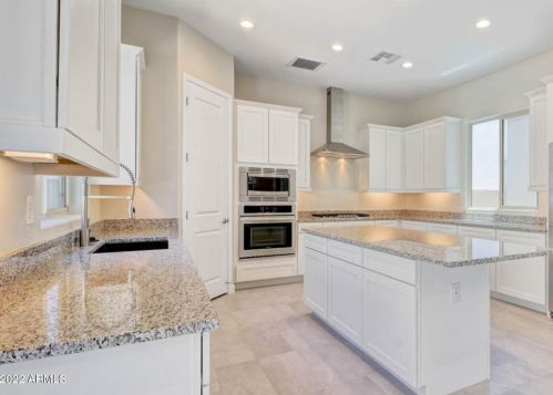 5120 Woodridge Dr, Scottsdale AZ  85254-7504 exterior